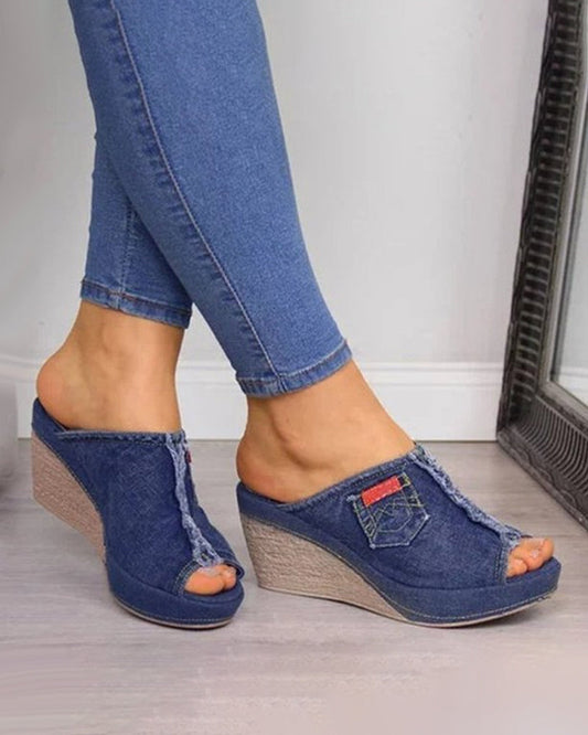 Denim-Slip-on-Schuhe mit mittelhohem Absatz