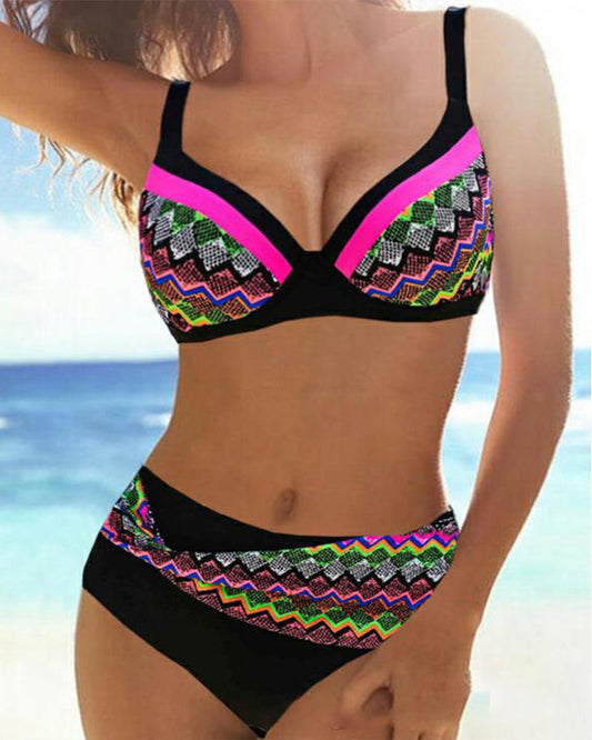 Push-up-Bikinis mit hoher Taille und Streifendruck
