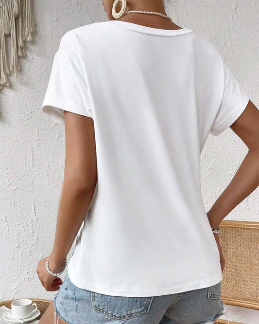 Einfarbiges, plissiertes kurzarm-t-shirt mit rundhalsausschnitt