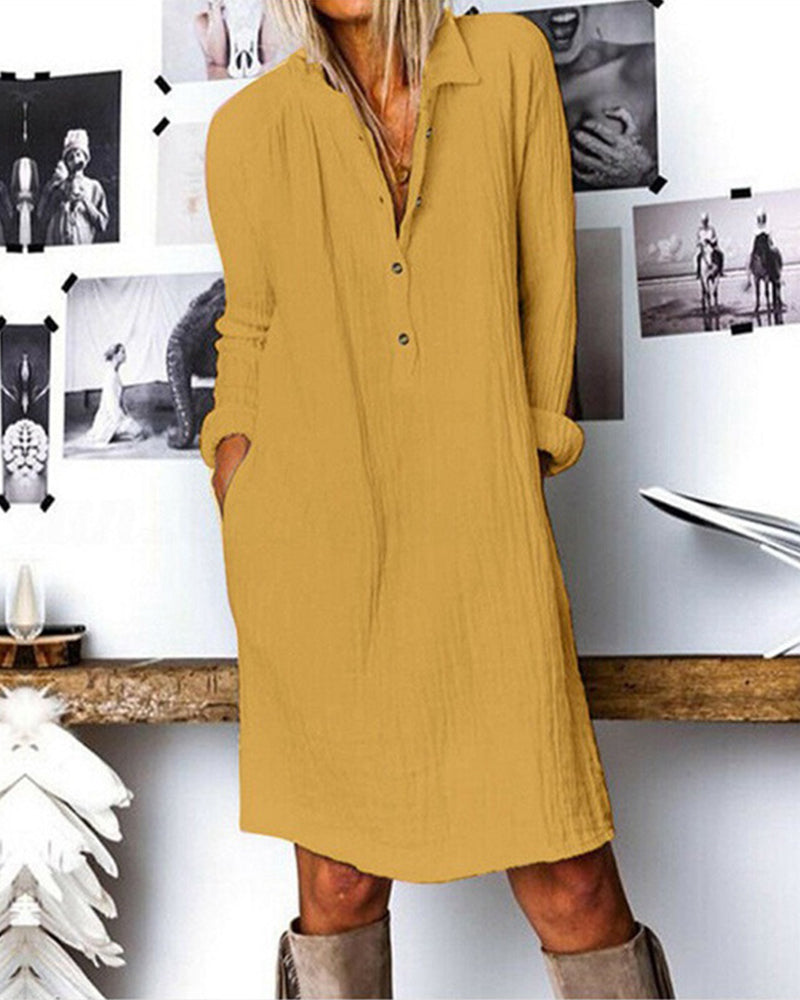 Solid color dress with long sleeves