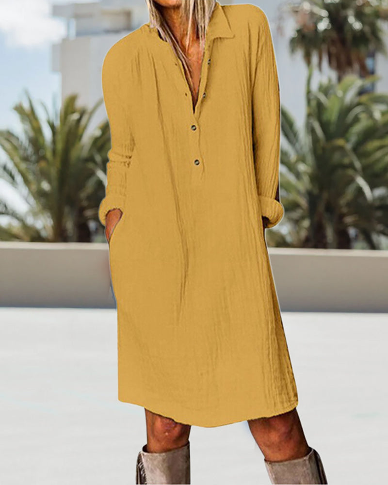 Solid color dress with long sleeves