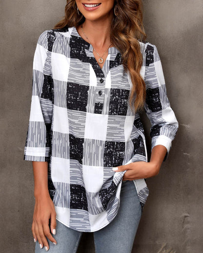 Checked shirt with v-neck and 3/4 sleeves