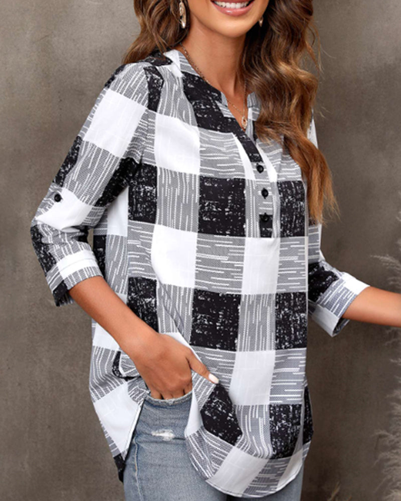 Checked shirt with v-neck and 3/4 sleeves