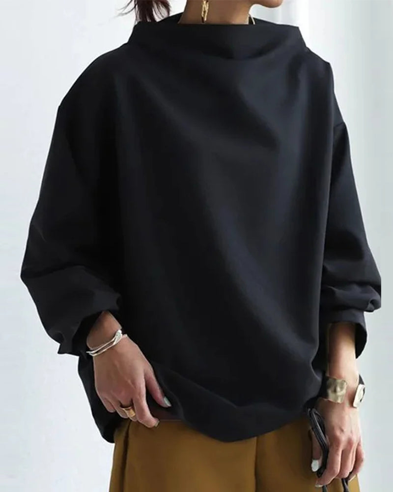 Blouse with a loose fit and long sleeves