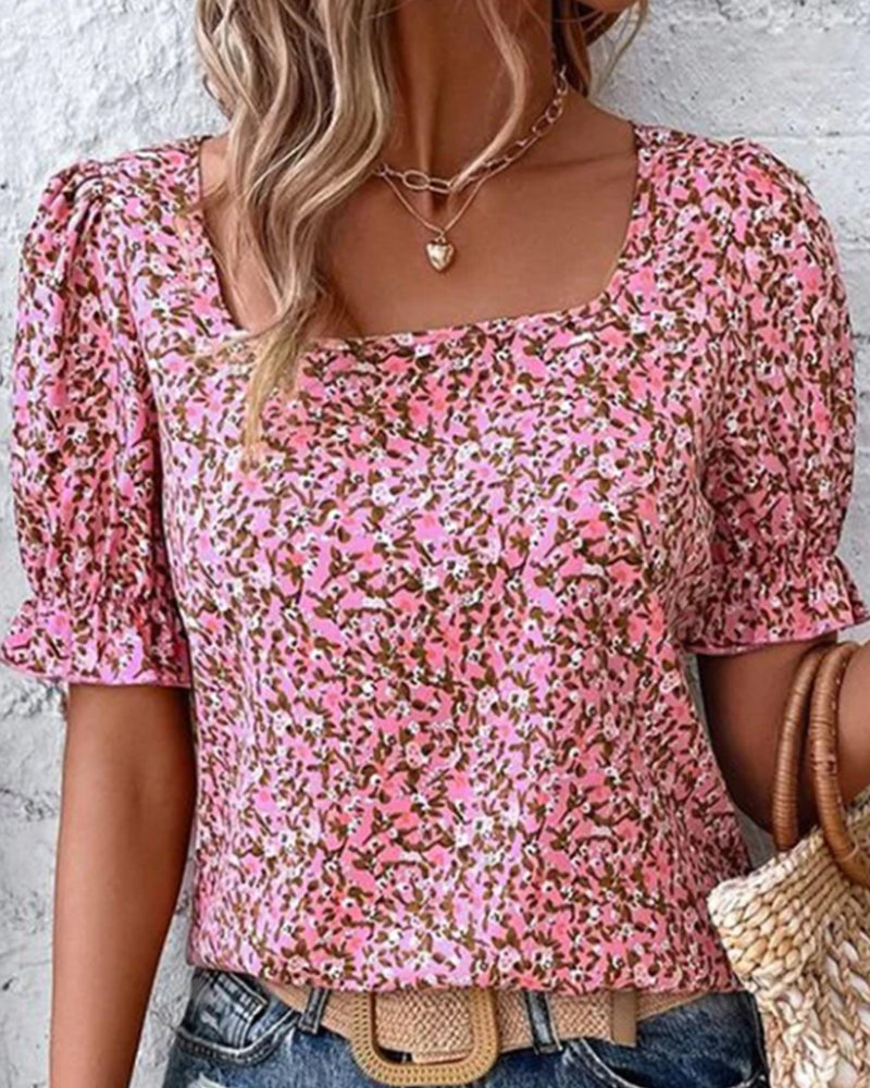 Square neck blouse with floral print and short sleeves