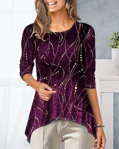 Printed top with a round neckline and three-quarter sleeves