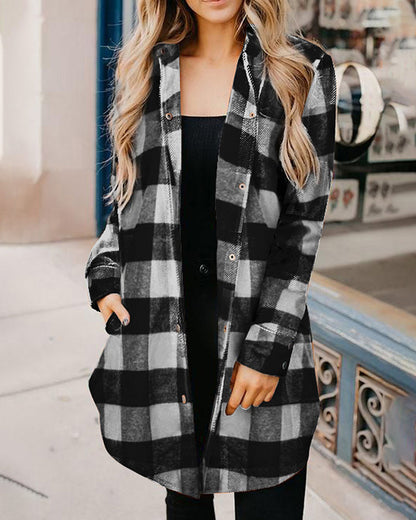 Checked mid-length coat with long sleeves