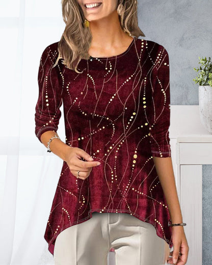 Printed top with a round neckline and three-quarter sleeves