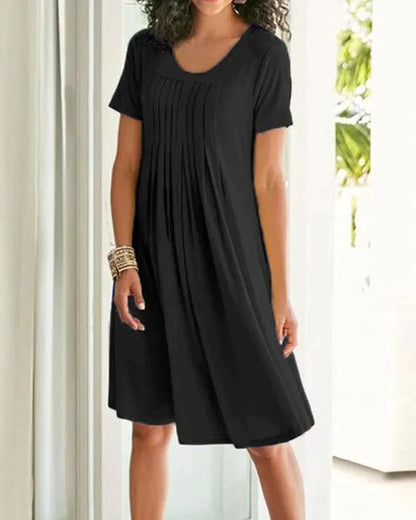 Solid color dress with short sleeves