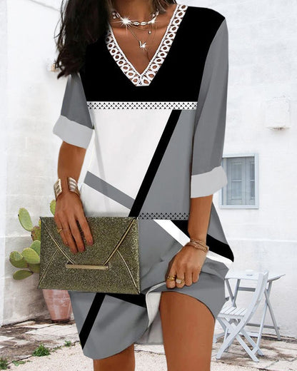 Color block dress with lace collar