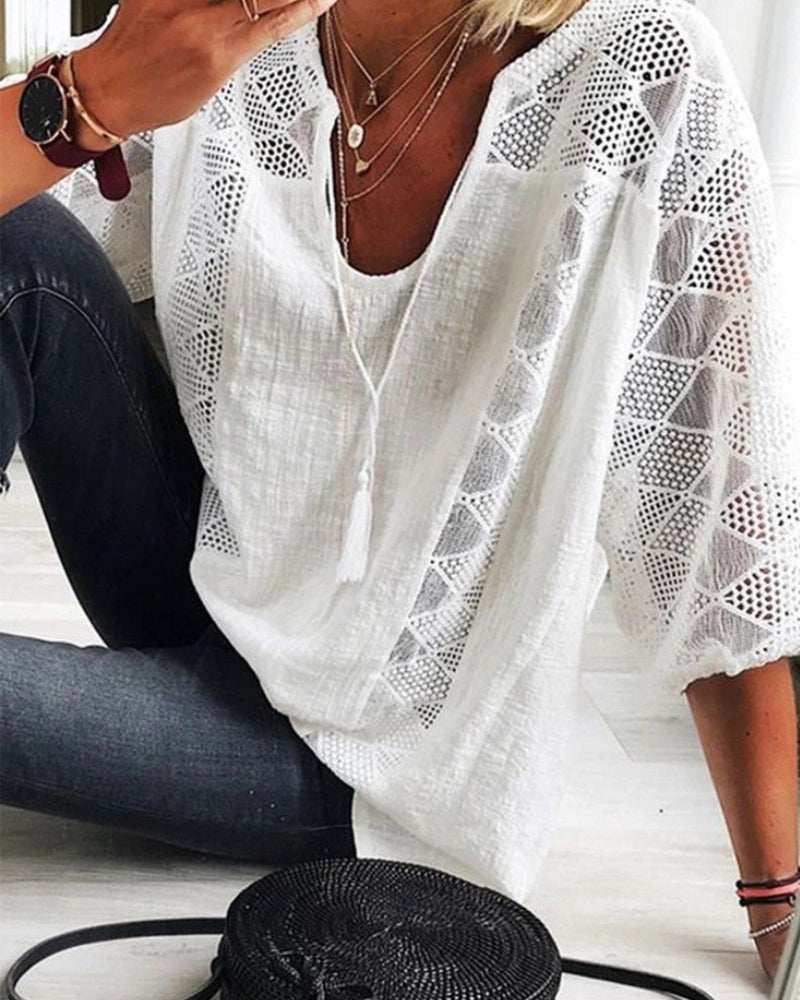 Scoop neck top with lace