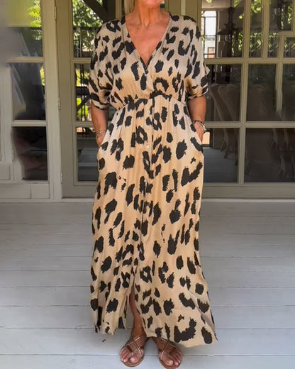 Leopard print dress with two pockets