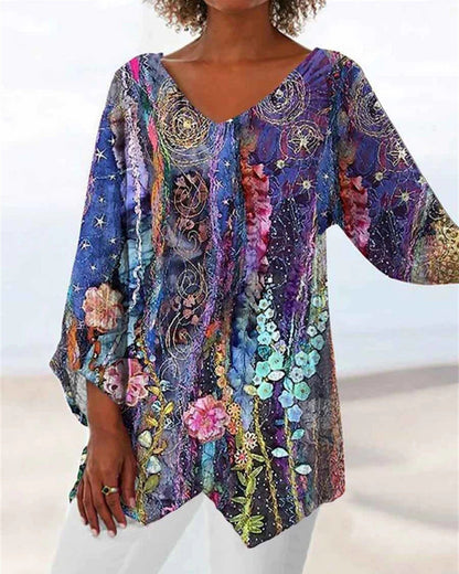 V-neck shirt with nine-point printed sleeves