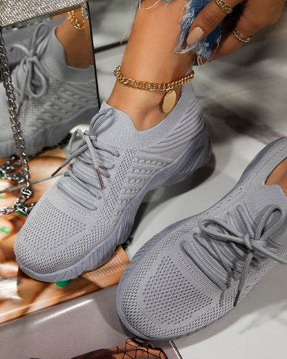 Casual sneakers in solid color mesh