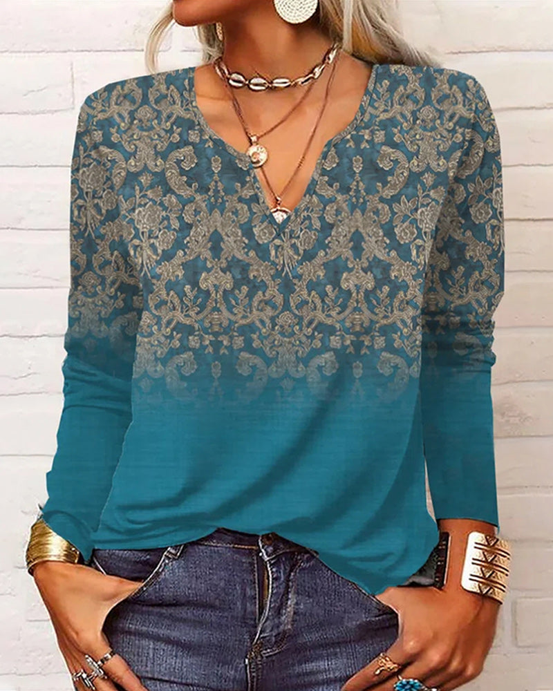 Long-sleeved shirt with V-neck and print