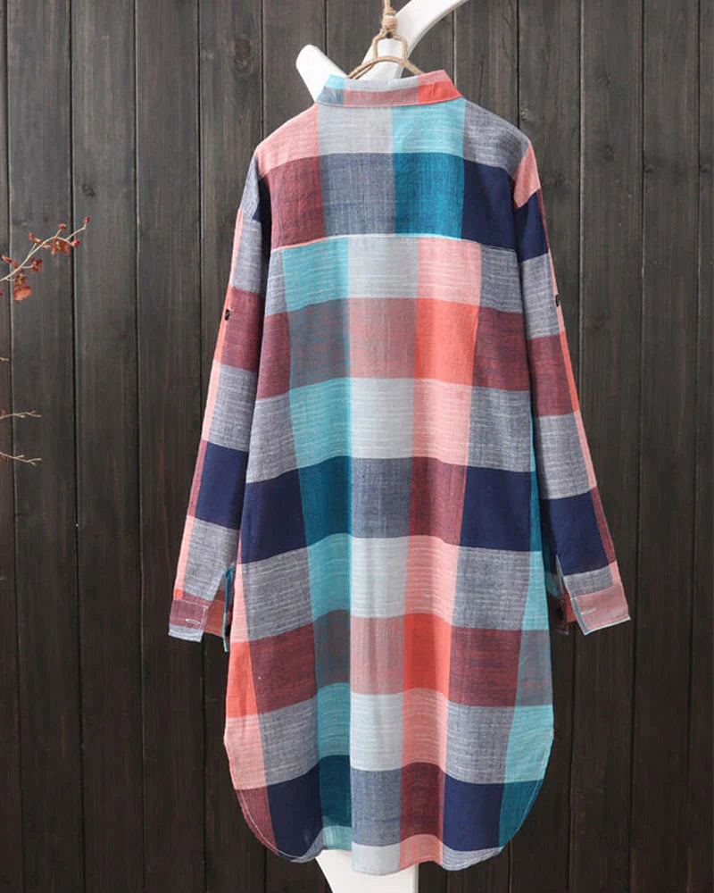 Long-sleeved shirt with a checked print