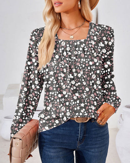 Printed top with a square neckline