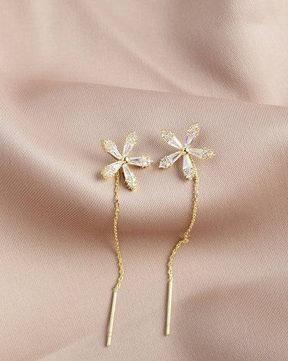 Flower earrings with shiny fringes