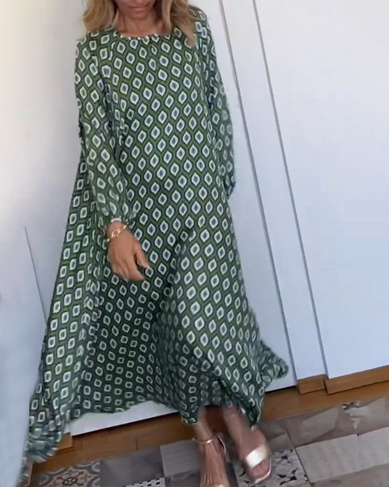 Casual dress with a geometric diamond pattern