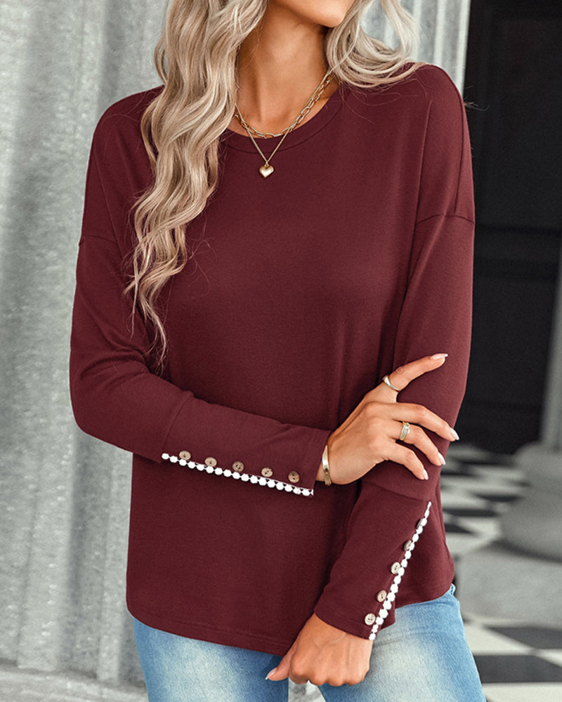 Casual top with a round neckline