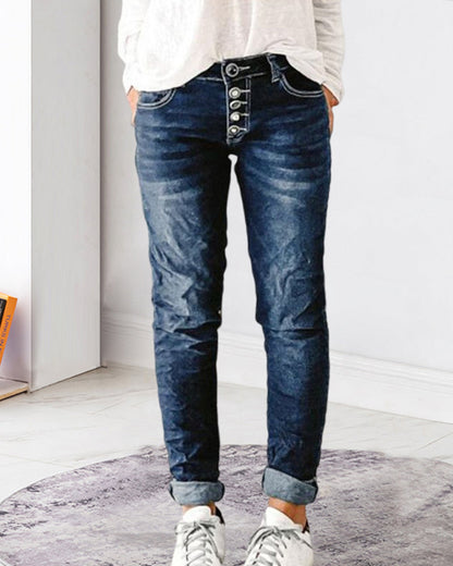 Jeans with a rolled hem and straight legs