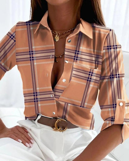 Elegant long-sleeved blouse with print