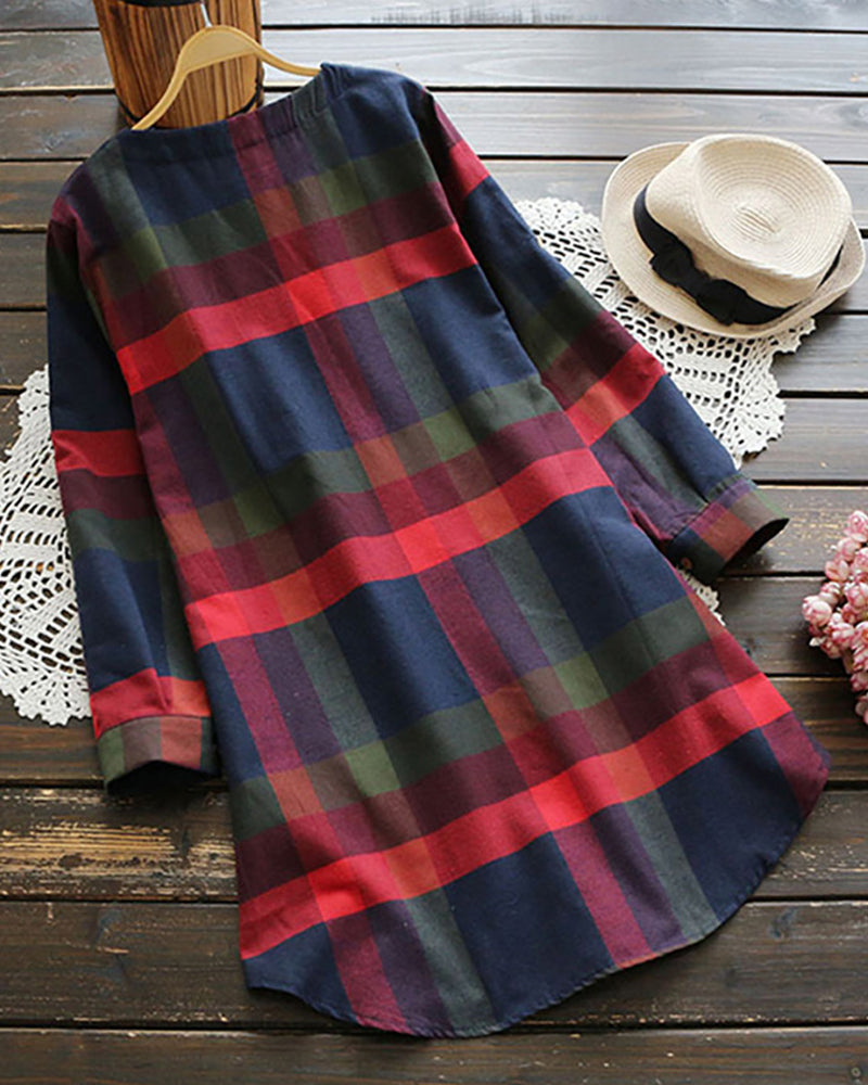 Long sleeve dress with check pattern