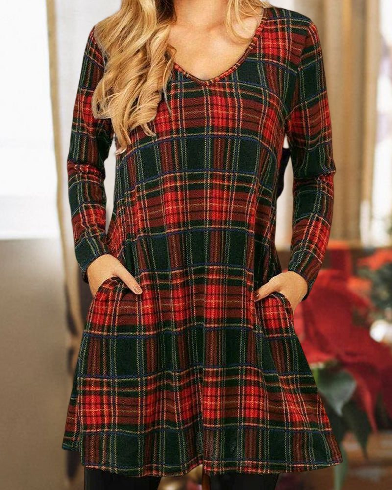 Loose dress with a Christmas check pattern