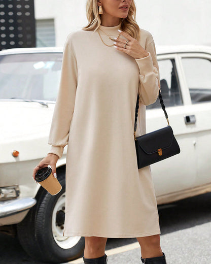 Dress with high neck and solid color