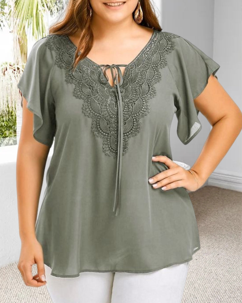 Lace blouse with short sleeves