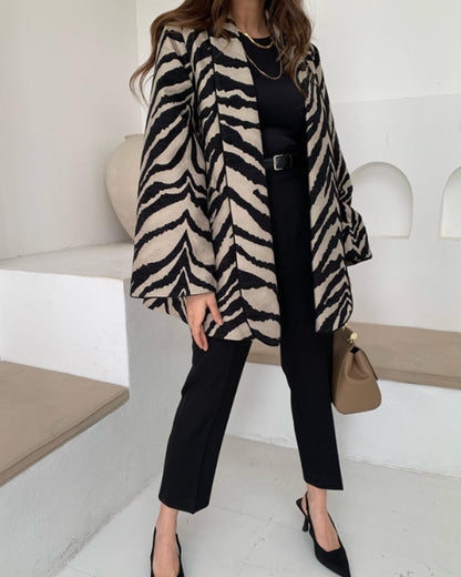 Elegant coat with zebra print