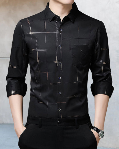 Casual long-sleeved men's shirt with check print
