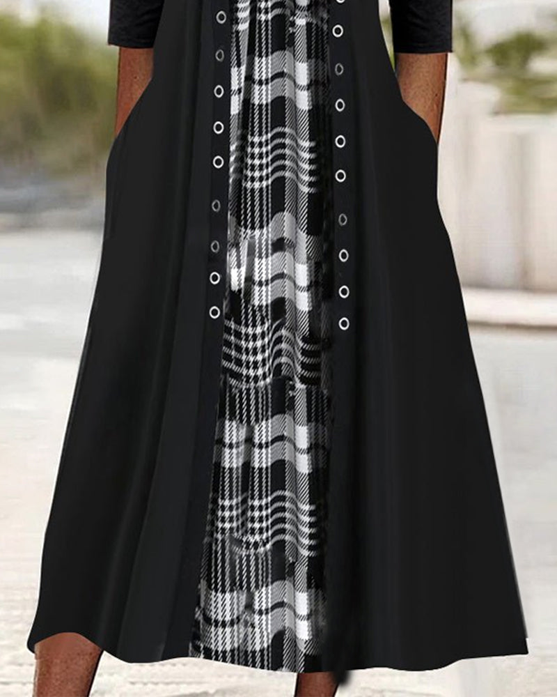 V-neck dress with check pattern