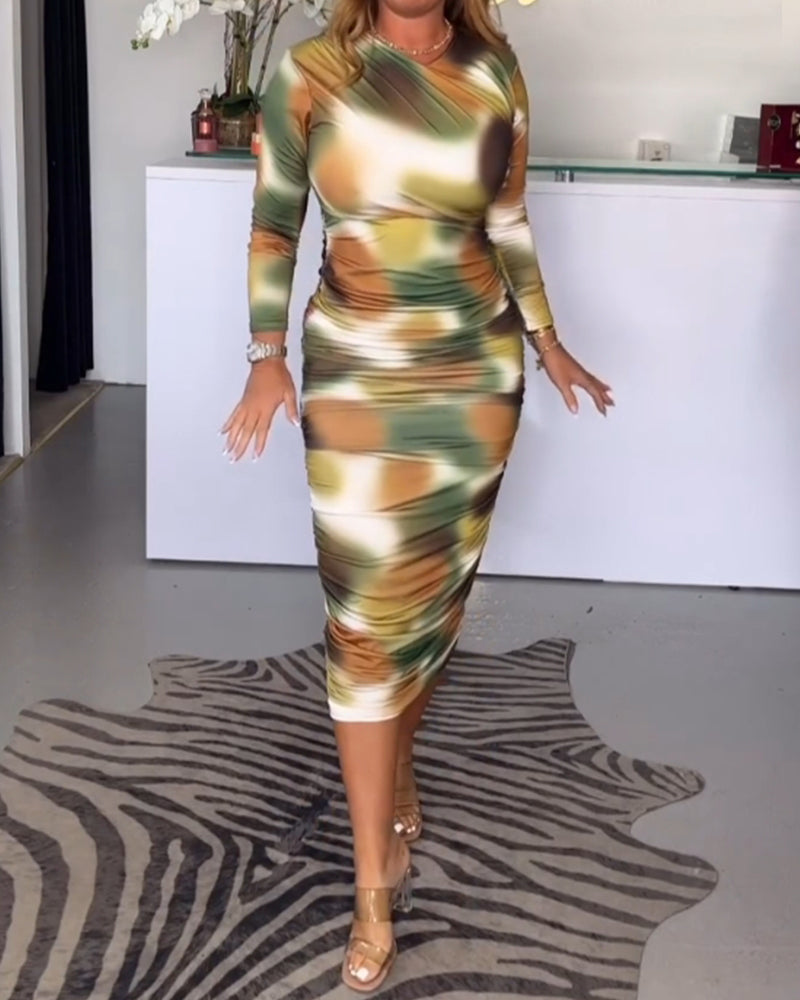 Colorful bodycon dress with long sleeves