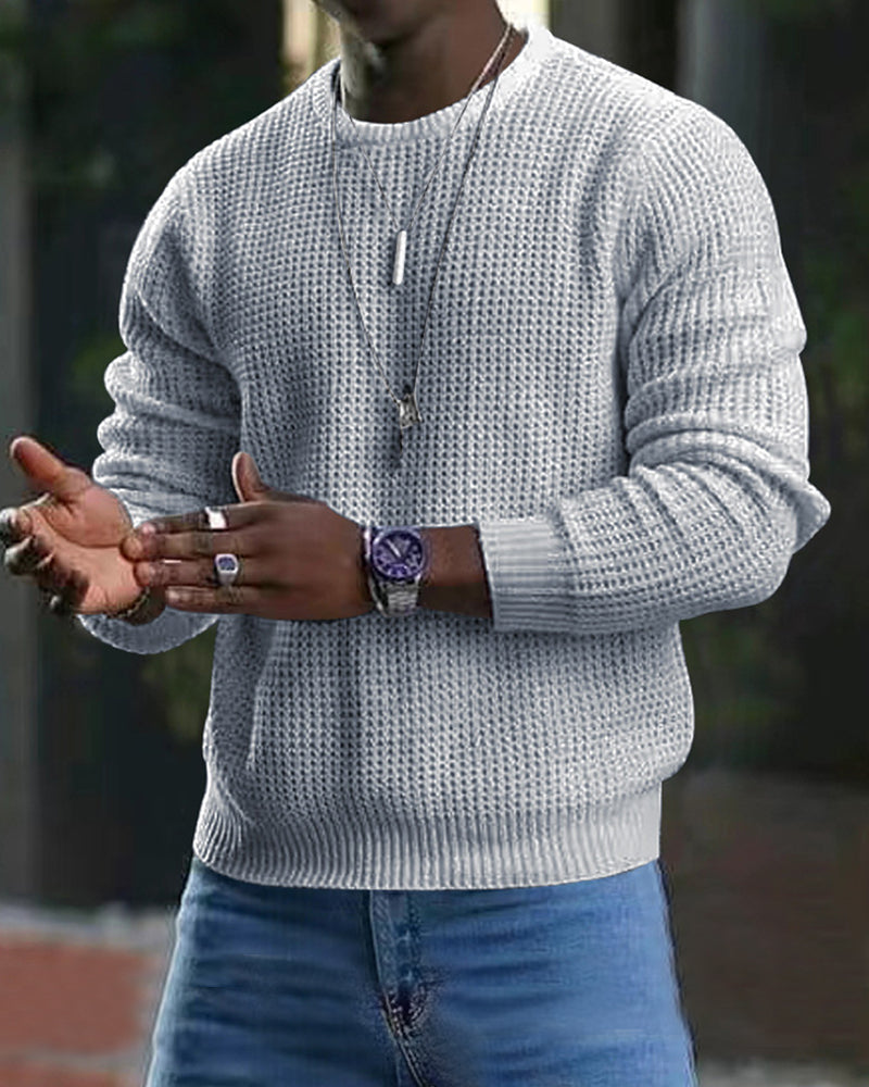 Round neck knitted sweater with long sleeves for men