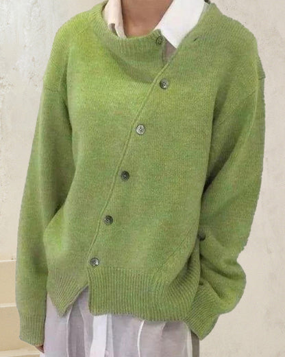 Loose sweater with buttons, crew neck