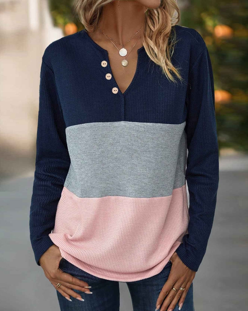 Casual top with button contrast