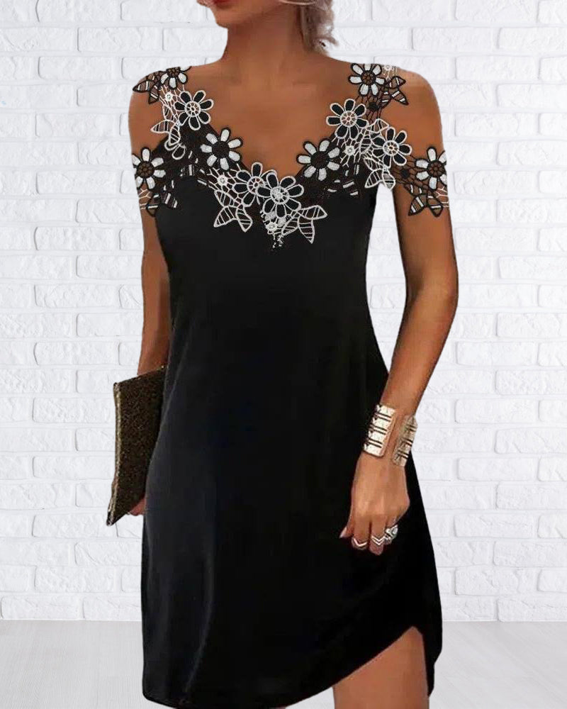 Elegant dress with lace