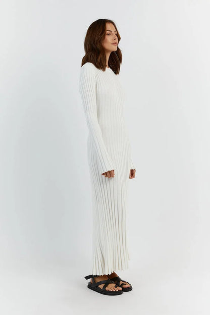 Midi dress with a round neckline and knitted sleeves
