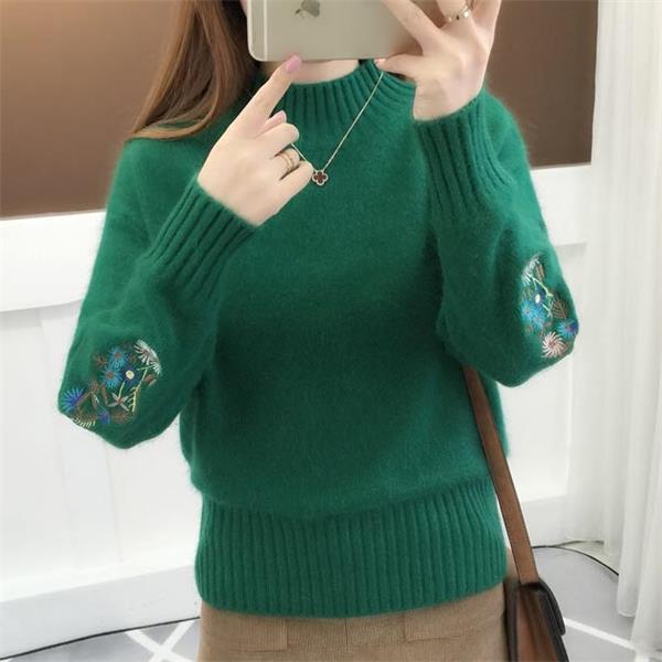 Knitted sweater in thick cashmere with floral embroidery