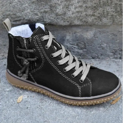 Timelessly elegant vintage-inspired leather boots 
