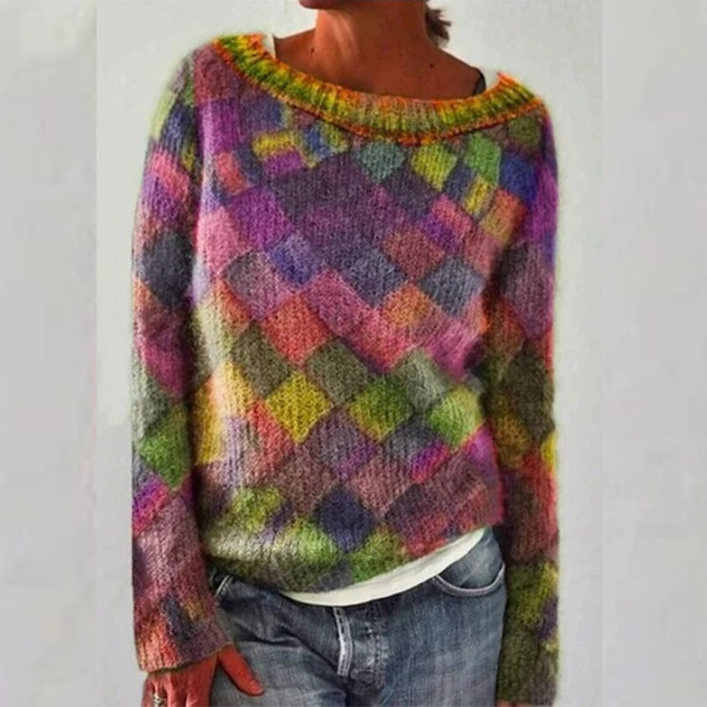 Fashionable knitted sweater