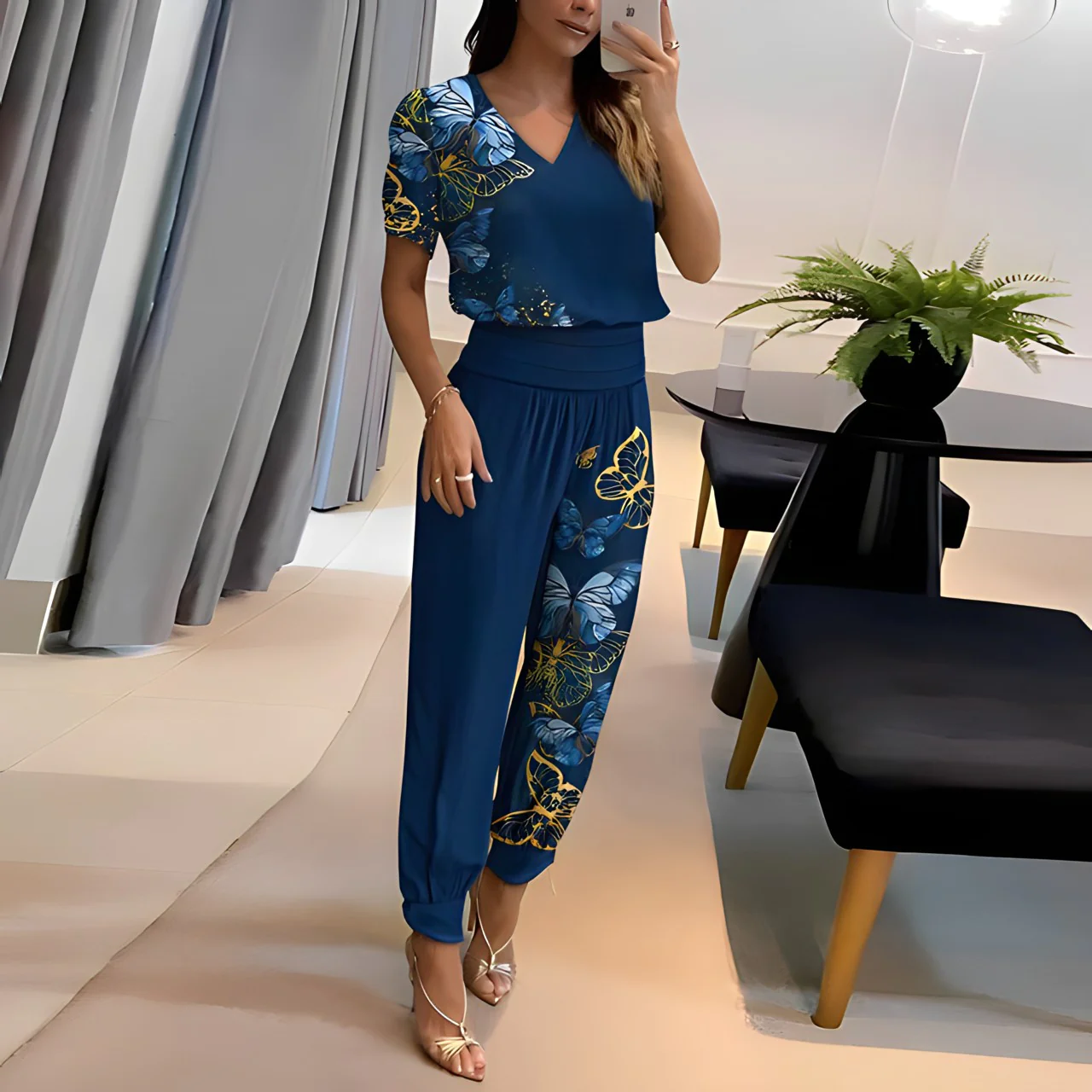 Elegant blouse and trousers set 