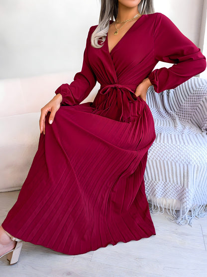 Elegant pleated dress 