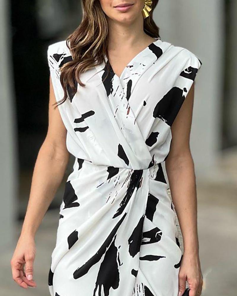 Sleeveless dress with printed waist 