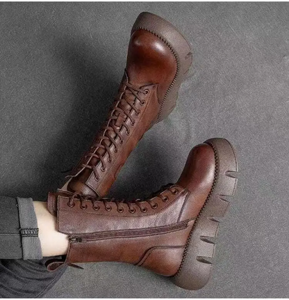 New fashionable women's boots